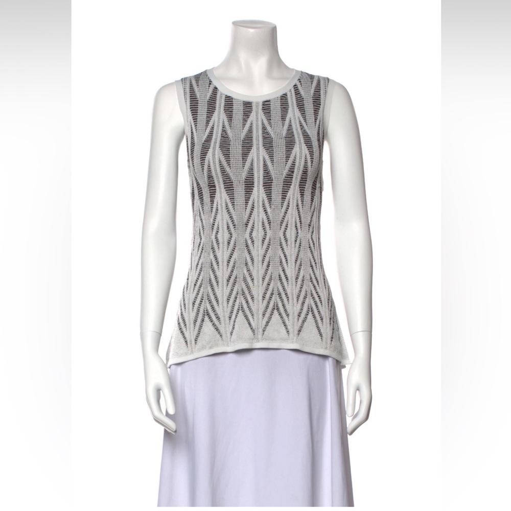 St. John scoop neck sweater tank